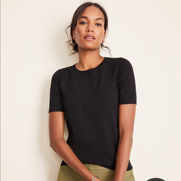 Ann Taylor Tops - 3/$10 ✨ Ann Taylor Black Seasonless Yarn Tee